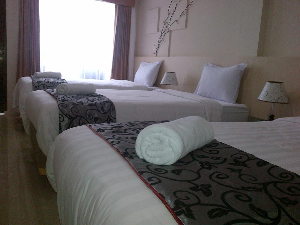 Santa Monica Hotel And Convention Ciherangsating Pokoj fotografie
