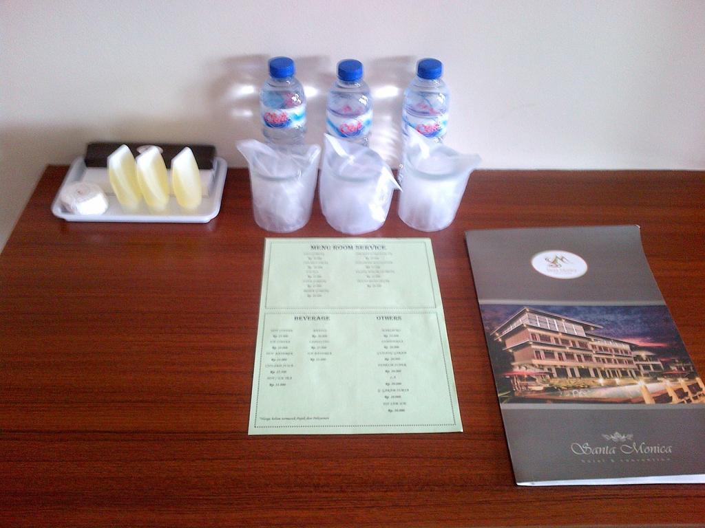 Santa Monica Hotel And Convention Ciherangsating Pokoj fotografie
